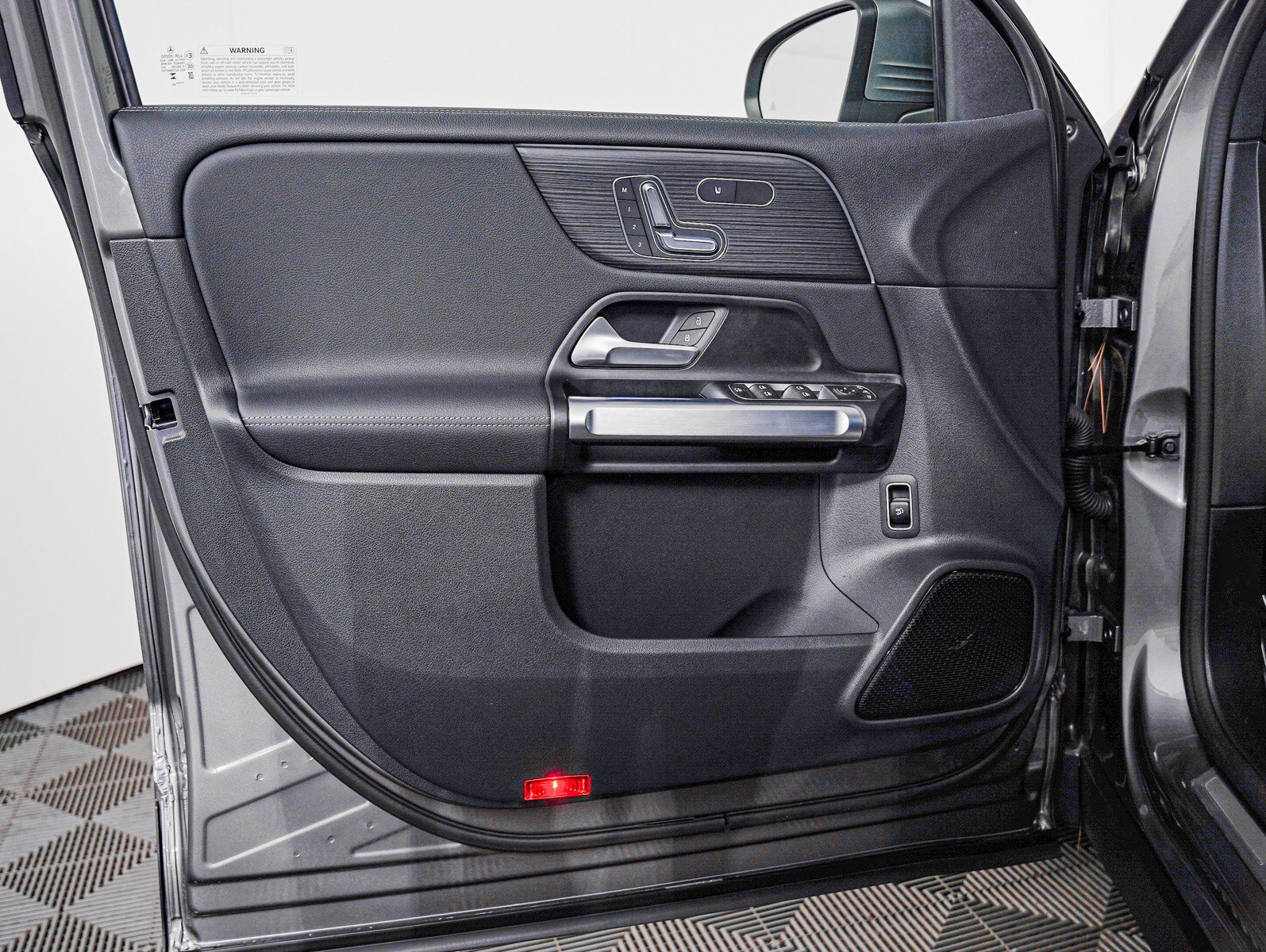 Certified 2025 Mercedes-Benz EQB 250+ image 8