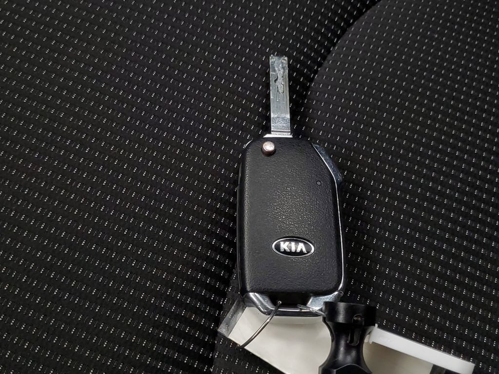 Used 2021 Kia Forte LXS FWD image 27