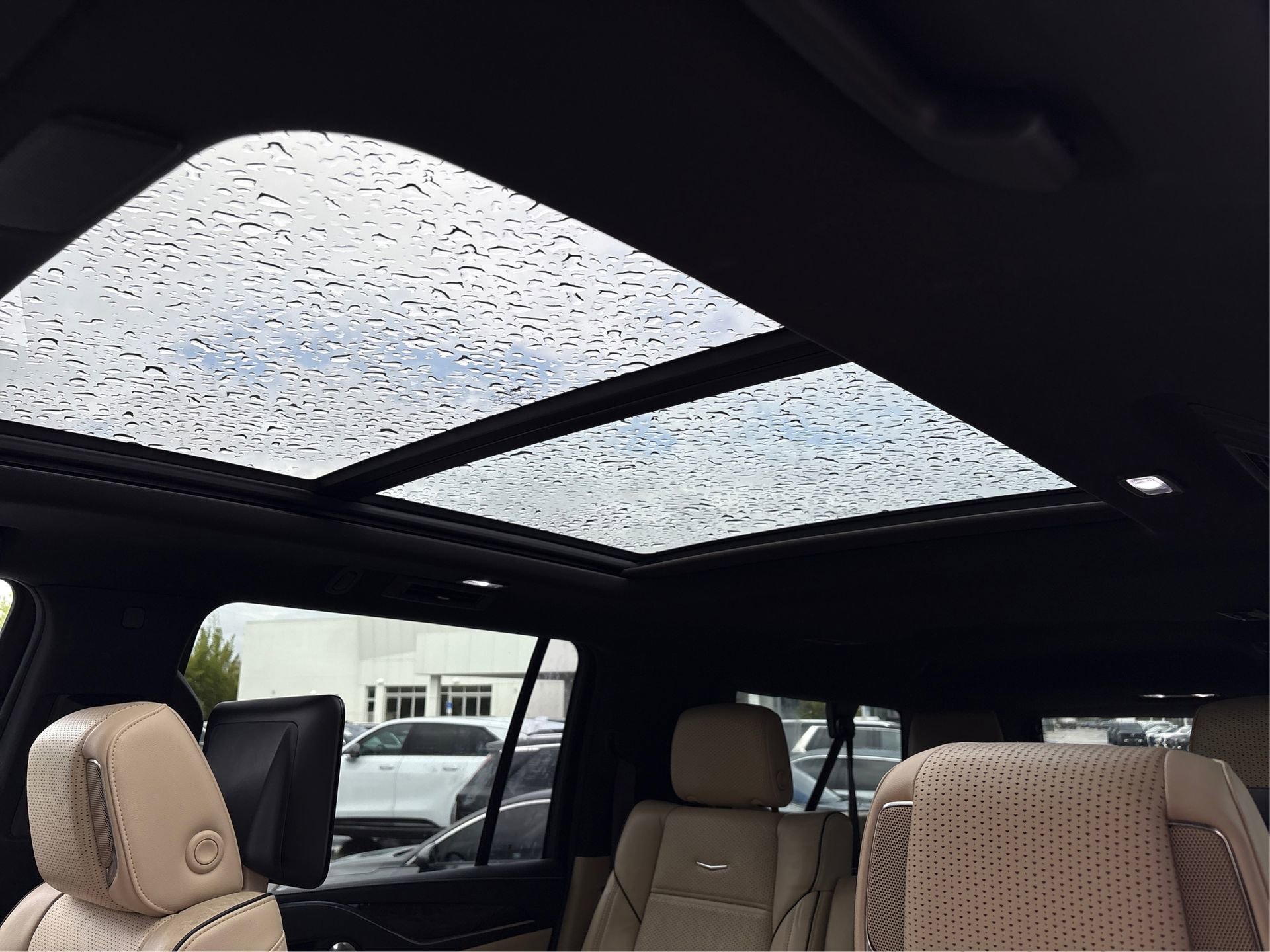 Used 2021 Cadillac Escalade ESV Premium Luxury image 32