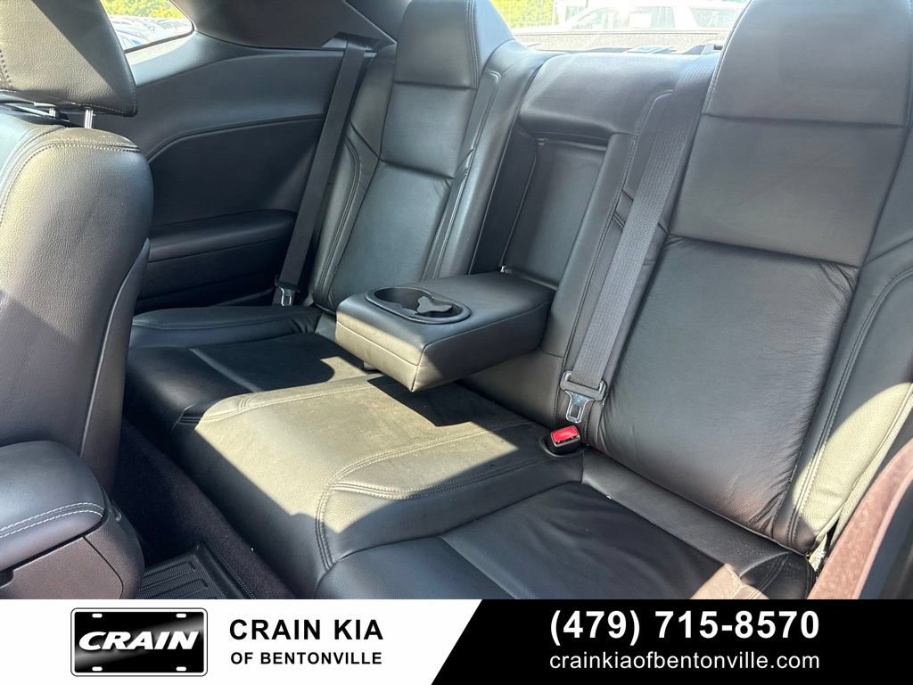 Used 2017 Dodge Challenger R/T w/ Driver Convenience Group RWD image 18