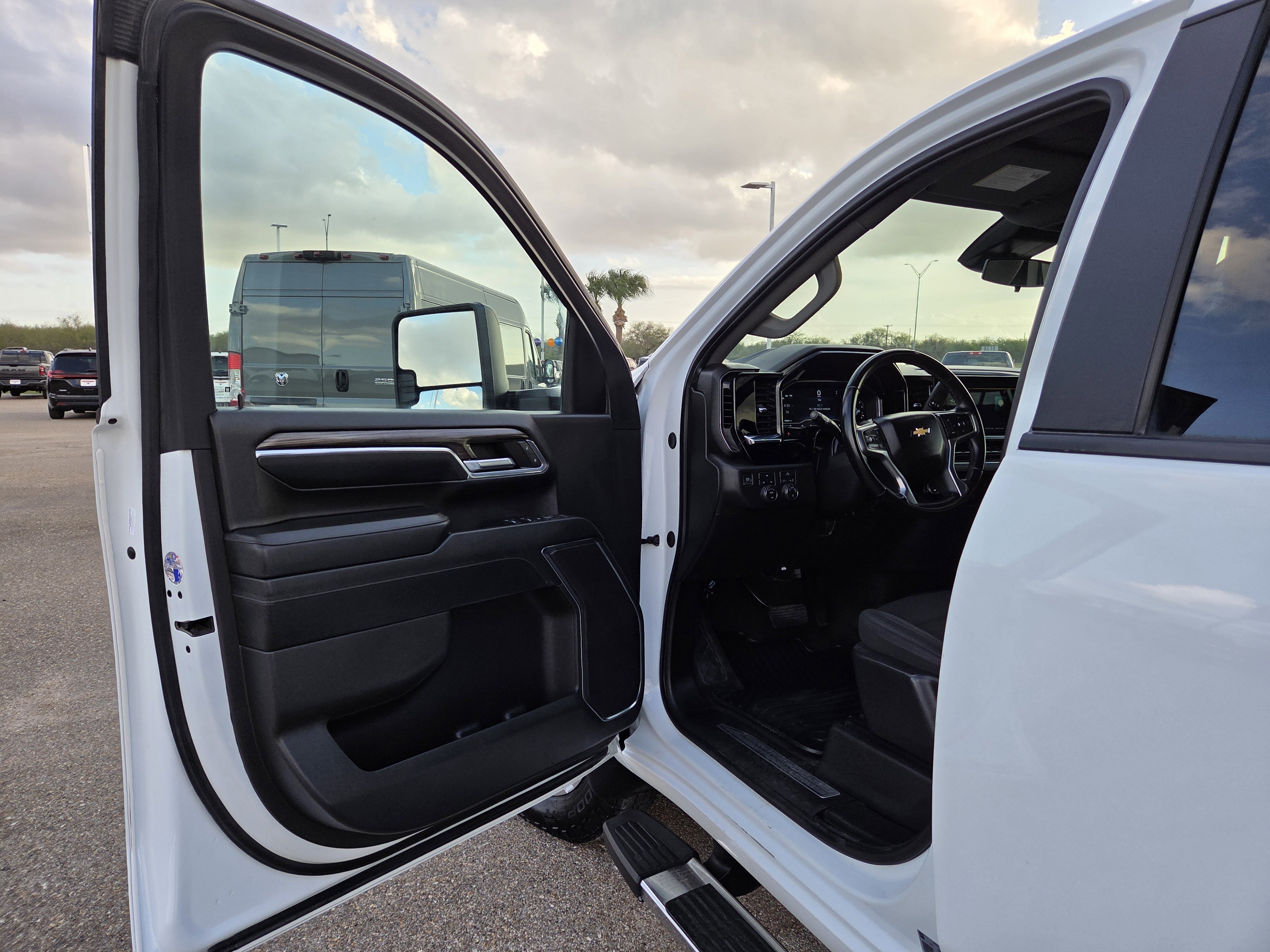 Used 2024 Chevrolet Silverado 2500 LT image 13