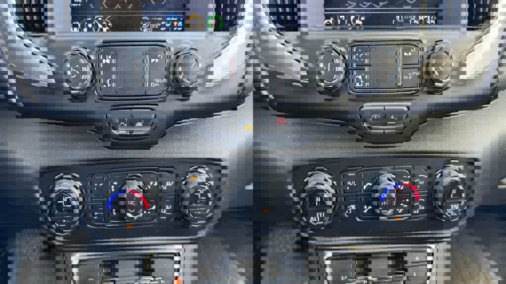 Used 2022 GMC Terrain SLT w/ LPO, Floor Liner Package image 27