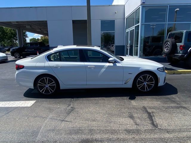 Used 2023 BMW 530e w/ Premium Package RWD image 11