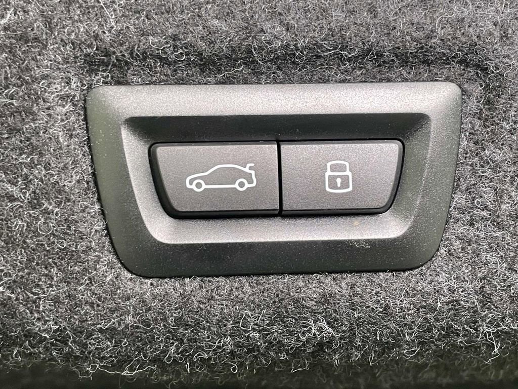 Used 2025 BMW 530i xDrive AWD/4WD image 18