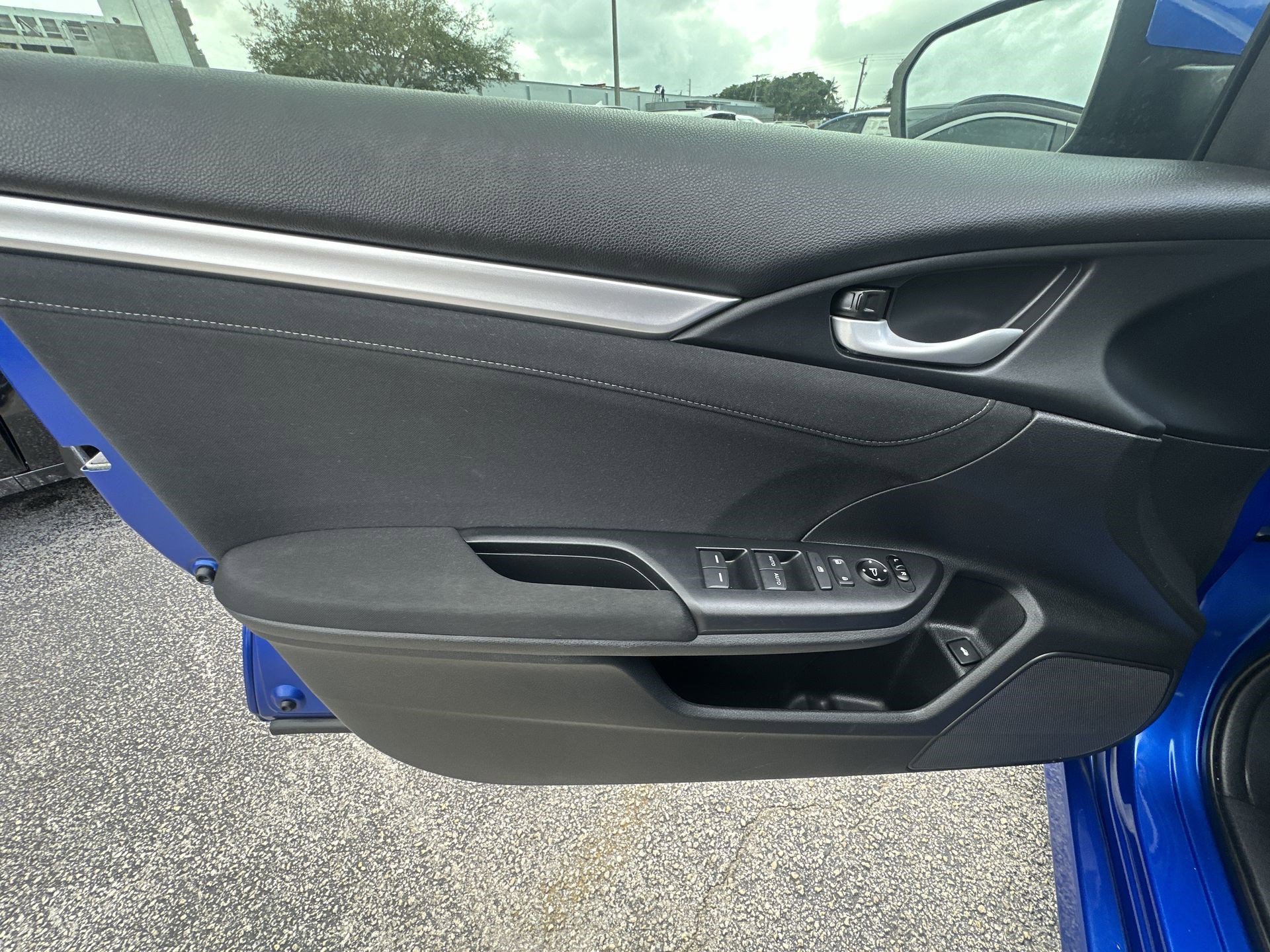 Used 2019 Honda Civic EX image 32