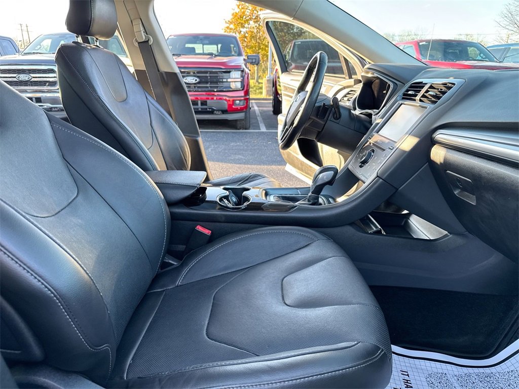 Used 2015 Ford Fusion Titanium image 23