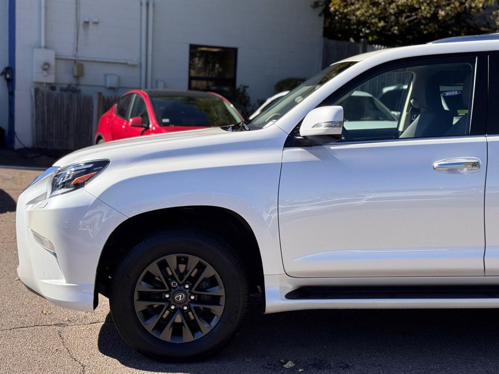 Used 2023 Lexus GX 460 Premium w/ Premium Package AWD/4WD image 10