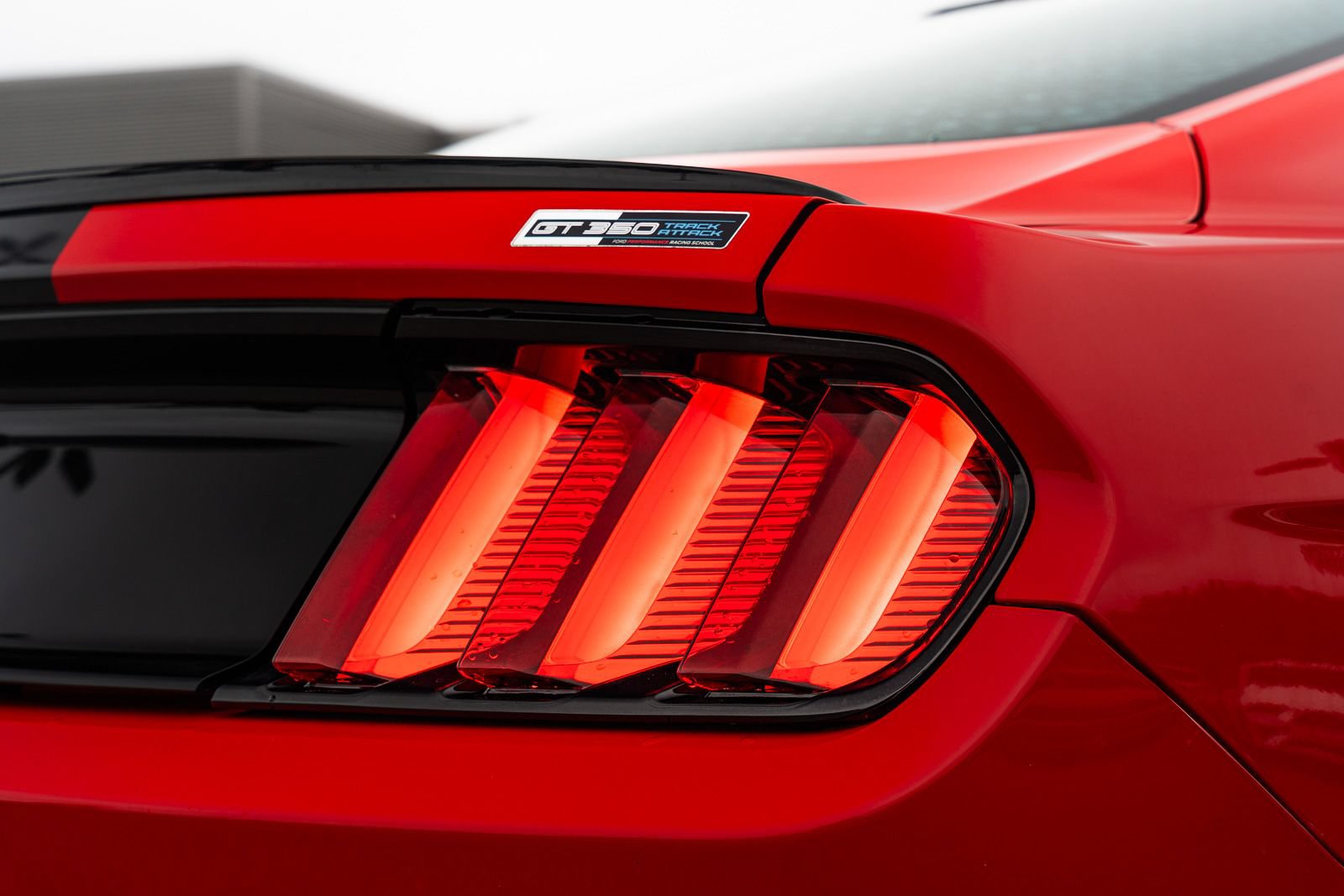 Used 2016 Ford Mustang Shelby GT350 w/ Technology Package RWD image 19