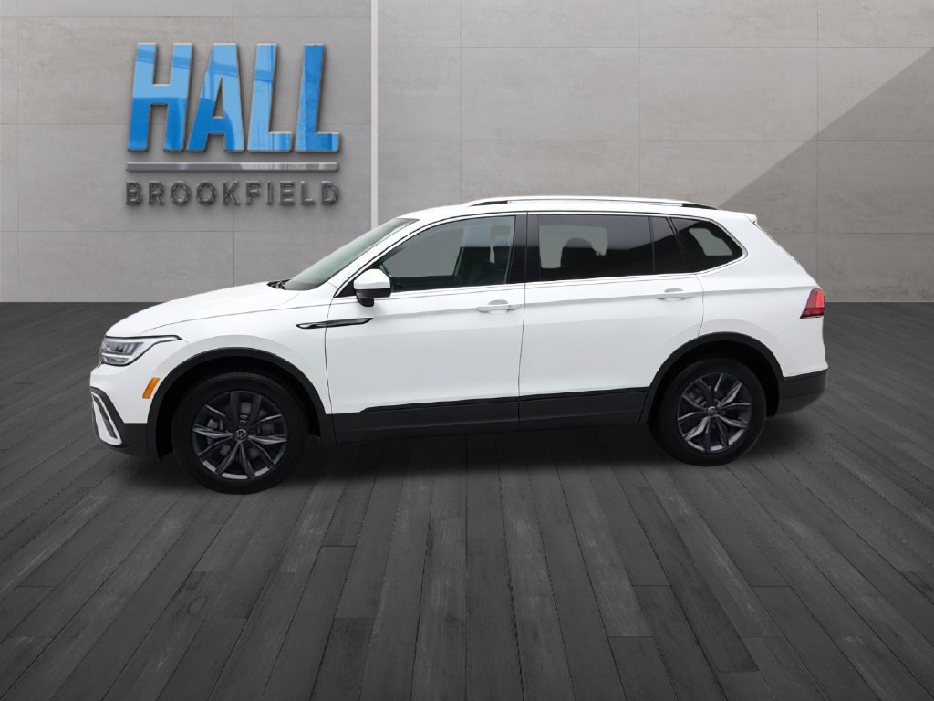 Certified 2023 Volkswagen Tiguan SE FWD image 3