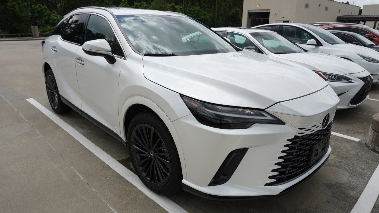 Used 2025 Lexus RX 350 Premium w/ Convenience Package FWD image 3