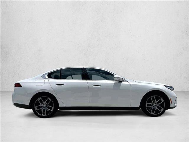 Used 2026 BMW 530i RWD image 5