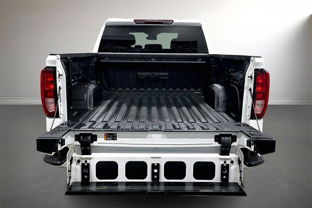 Used 2023 GMC Sierra 1500 SLE image 7