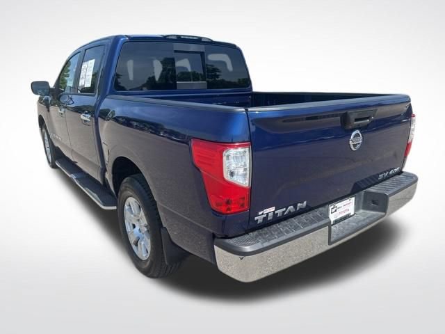 Used 2018 Nissan Titan SV image 3