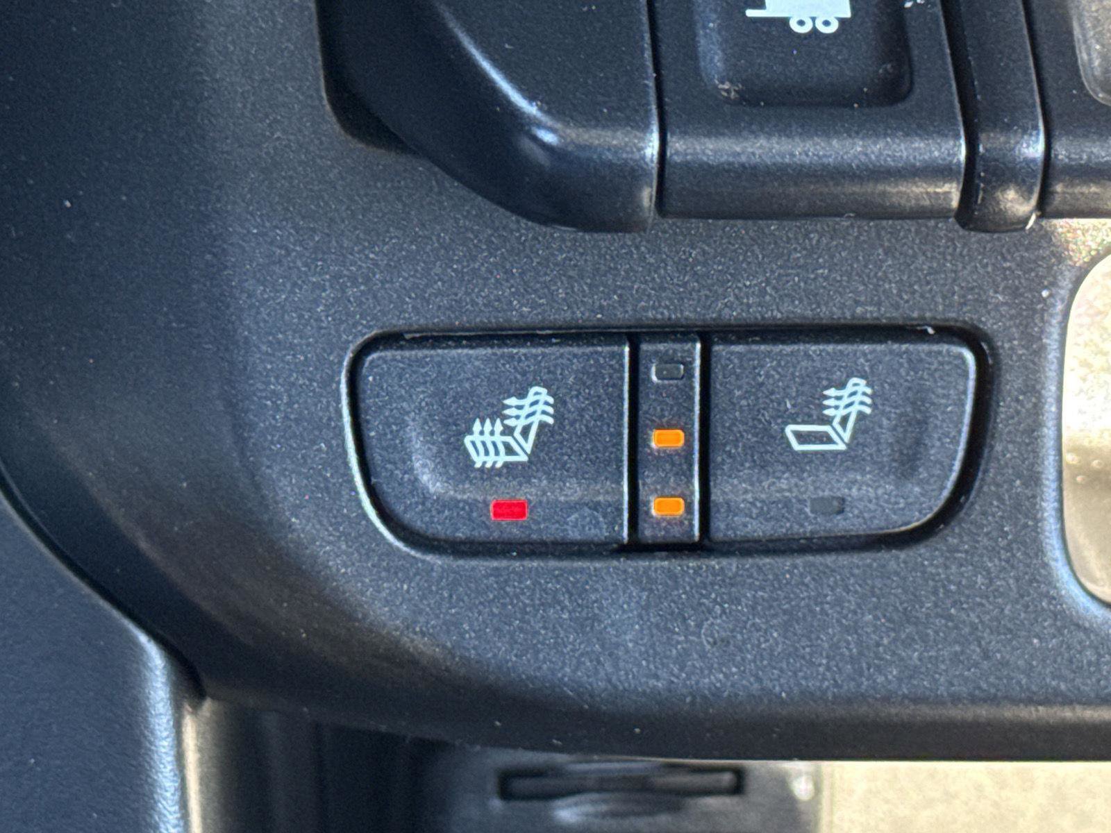 Used 2022 GMC Canyon AT4 w/ Trailering Package image 18