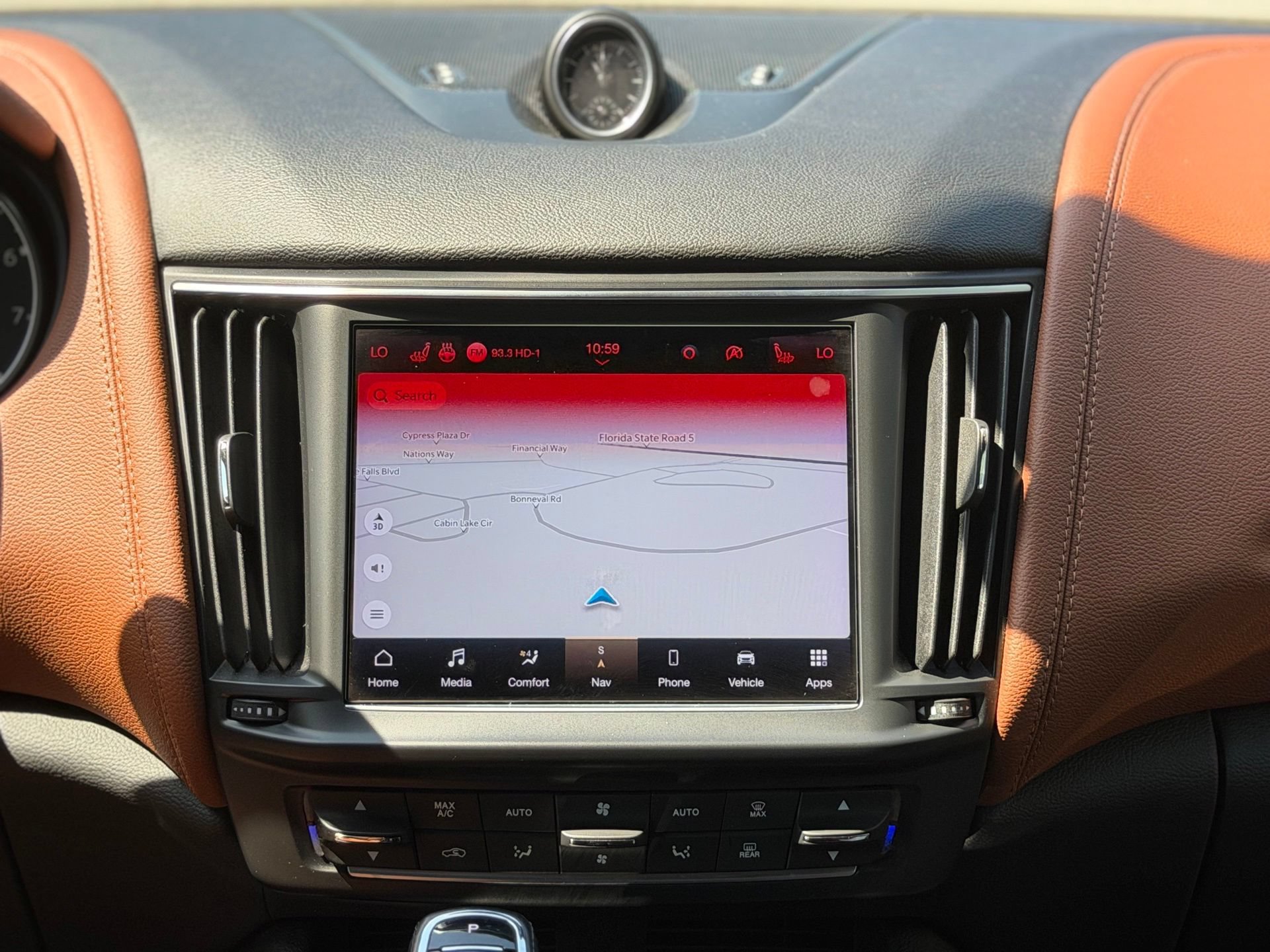 Used 2021 Maserati Levante AWD/4WD image 32