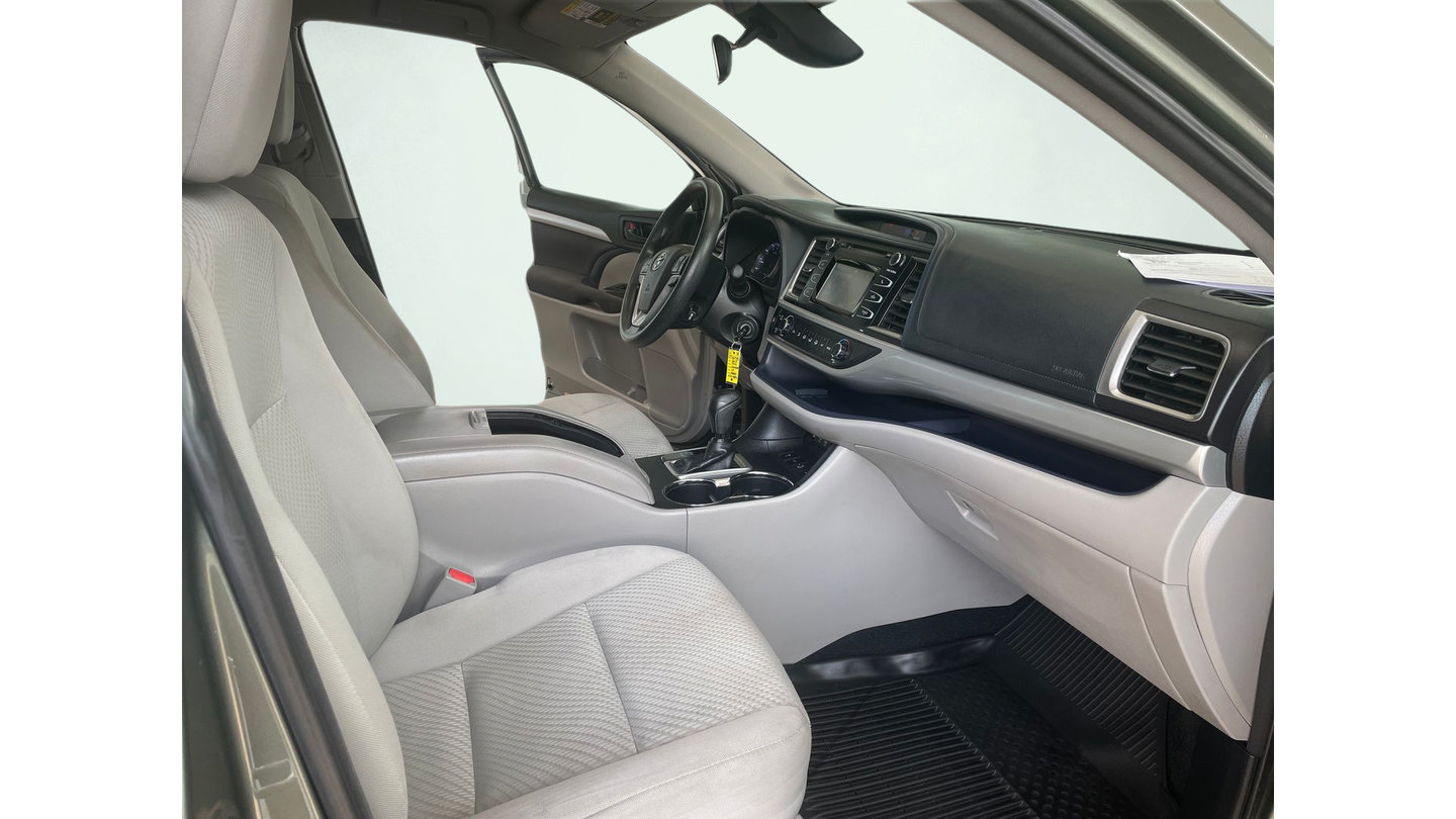 Certified 2017 Toyota Highlander LE AWD/4WD image 16