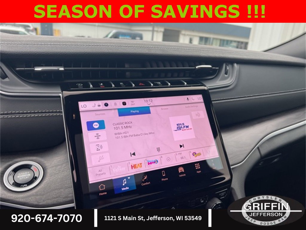 New 2025 Jeep Grand Cherokee Limited w/ Black Appearance Package image 21