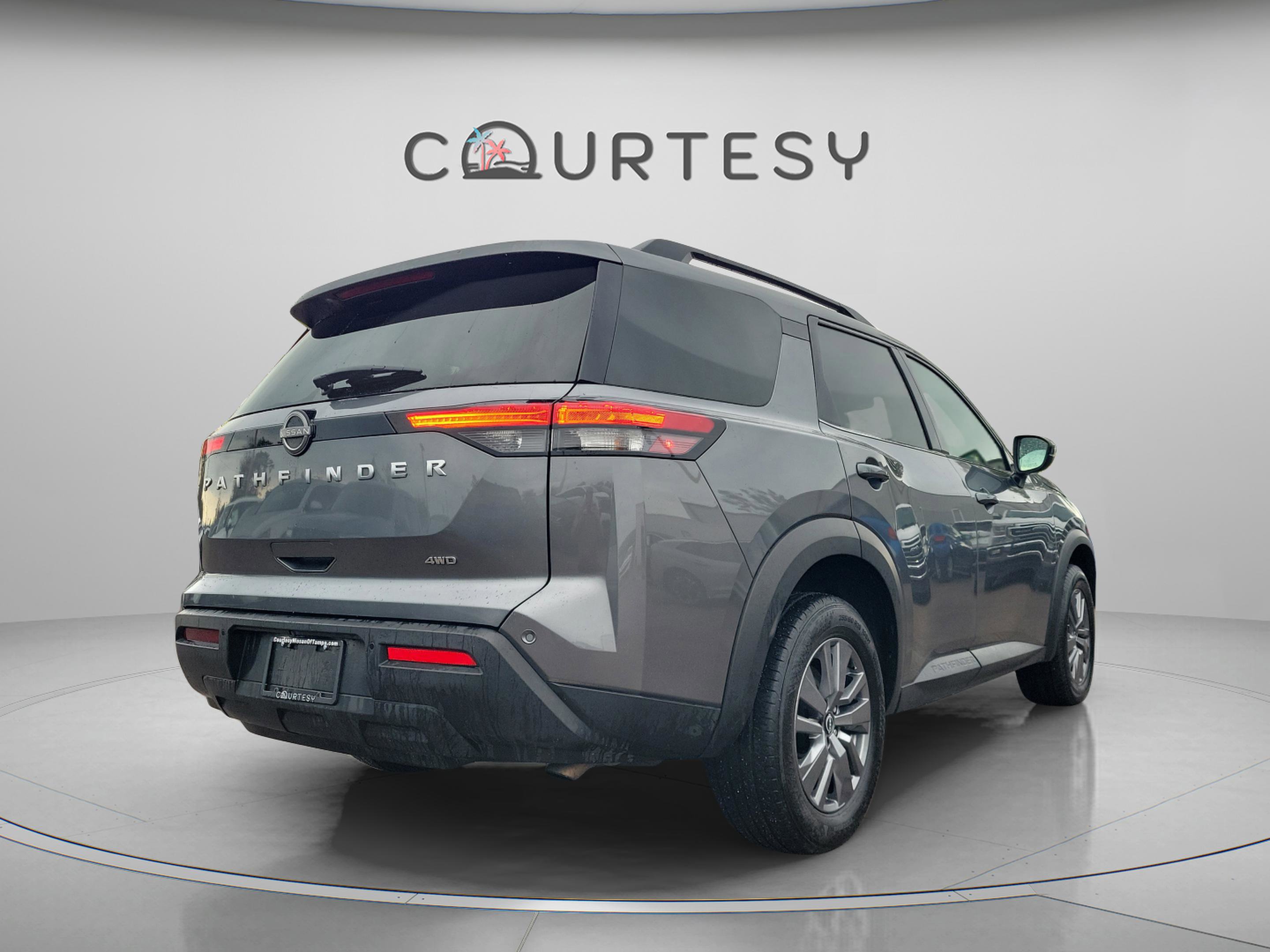 Certified 2025 Nissan Pathfinder SV image 5