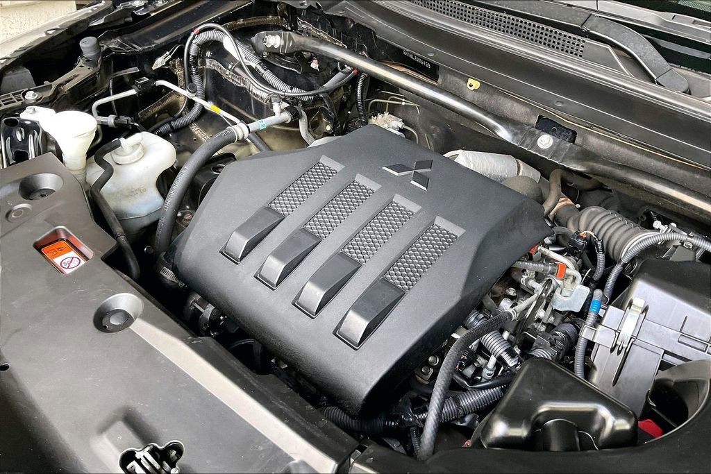 Used 2020 Mitsubishi Eclipse Cross LE image 28