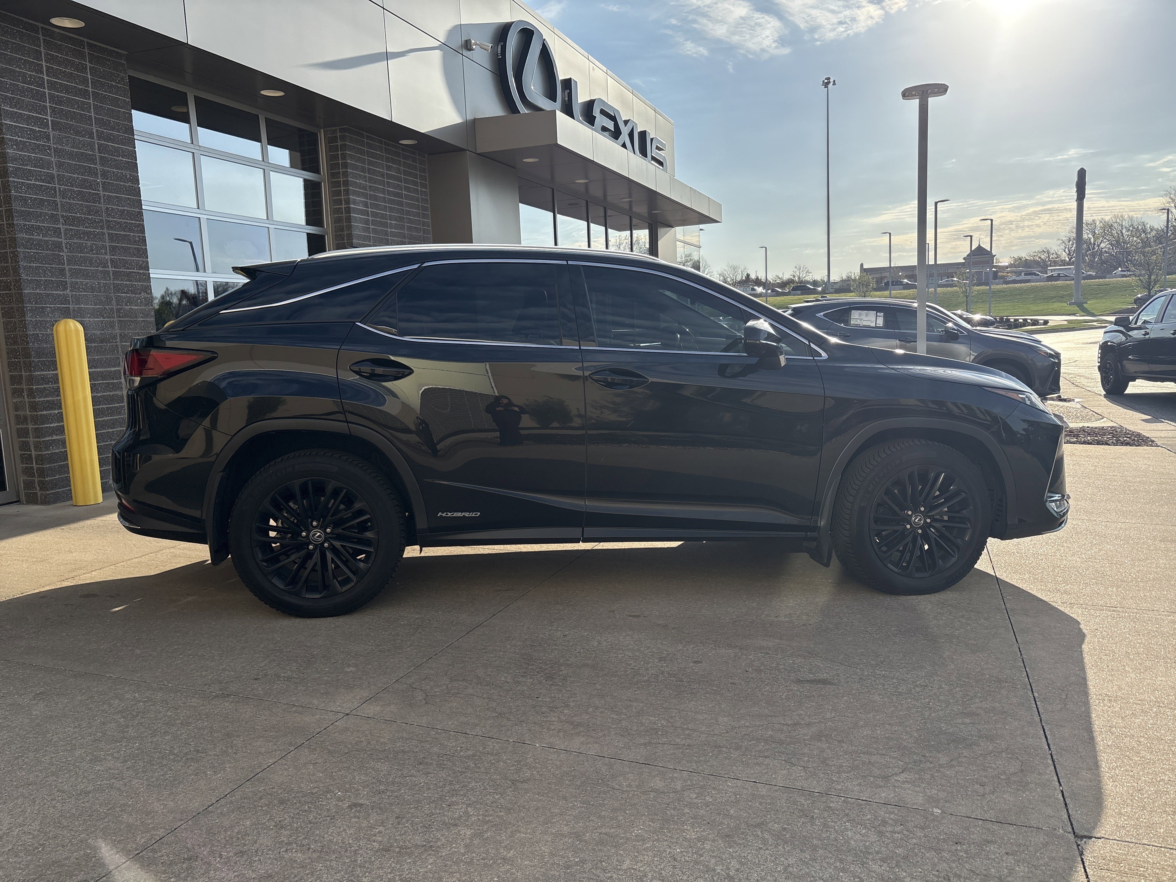 Used 2020 Lexus RX 450h AWD w/ Luxury Package image 12