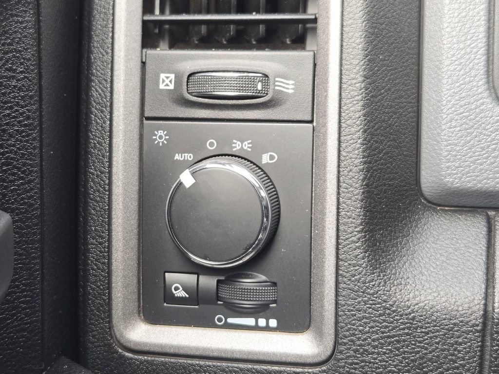 Used 2019 RAM 1500 Tradesman image 16