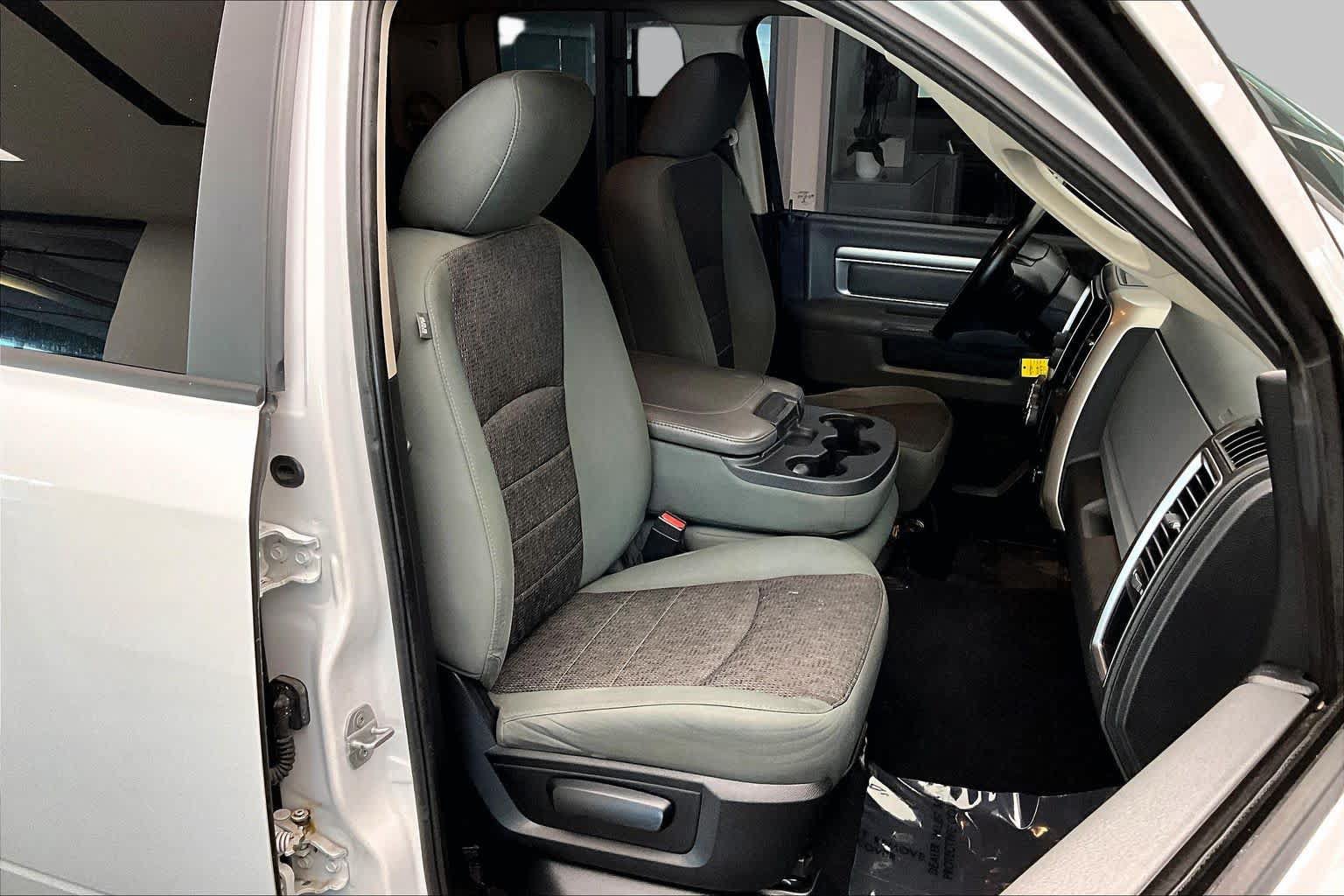 Used 2015 RAM 1500 Classic SLT RWD image 8