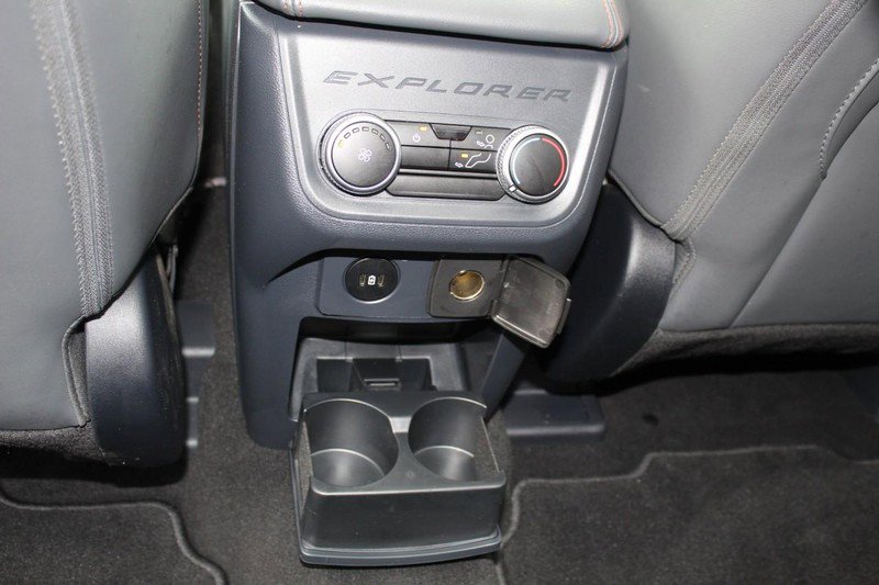 Used 2025 Ford Explorer Active w/ Active Comfort Package image 18