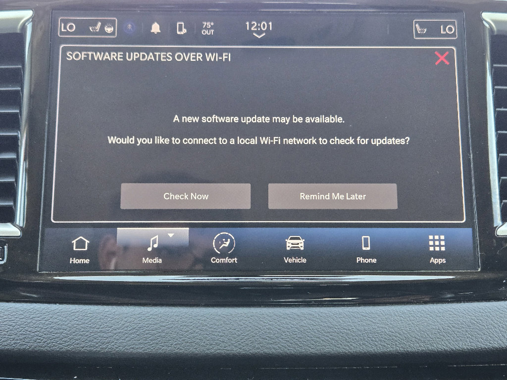 Used 2024 Chrysler Pacifica Touring-L image 8