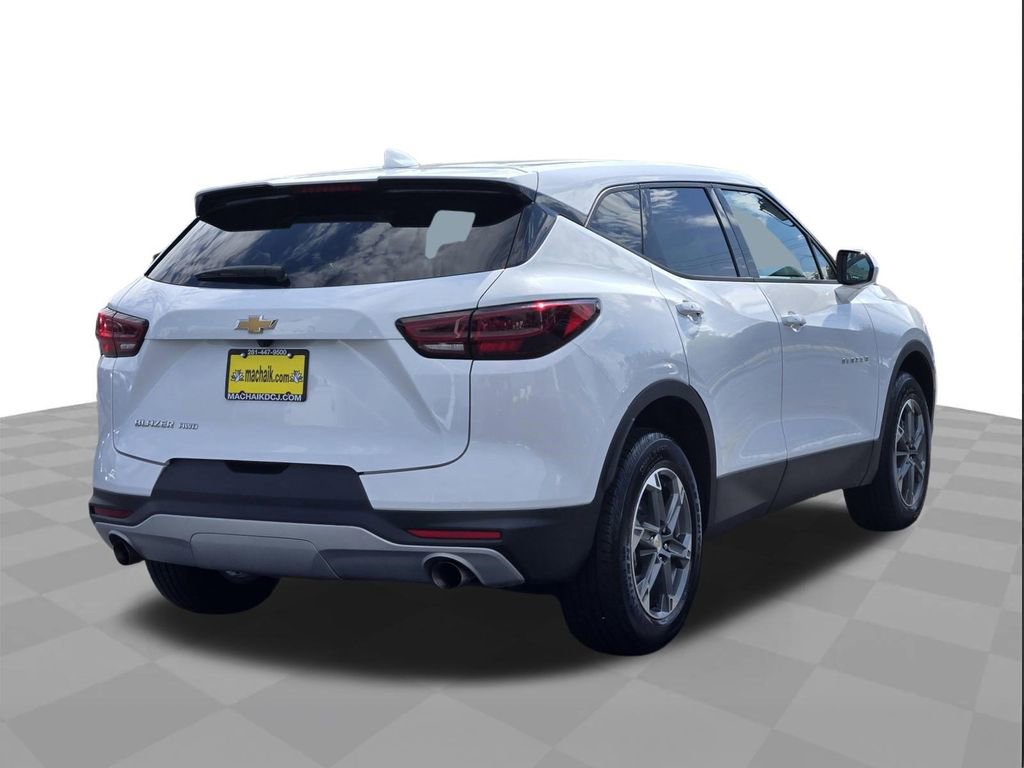 Used 2025 Chevrolet Blazer LT AWD/4WD image 4