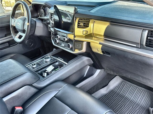 Used 2024 Ford Expedition XLT image 24