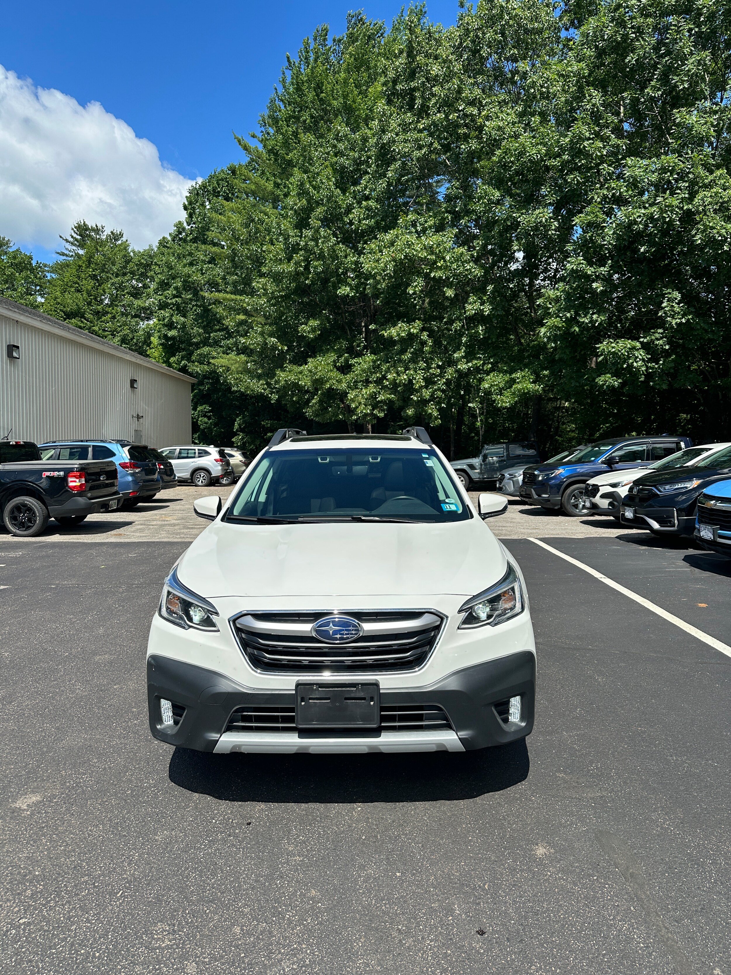Used 2022 Subaru Outback Limited AWD/4WD image 2