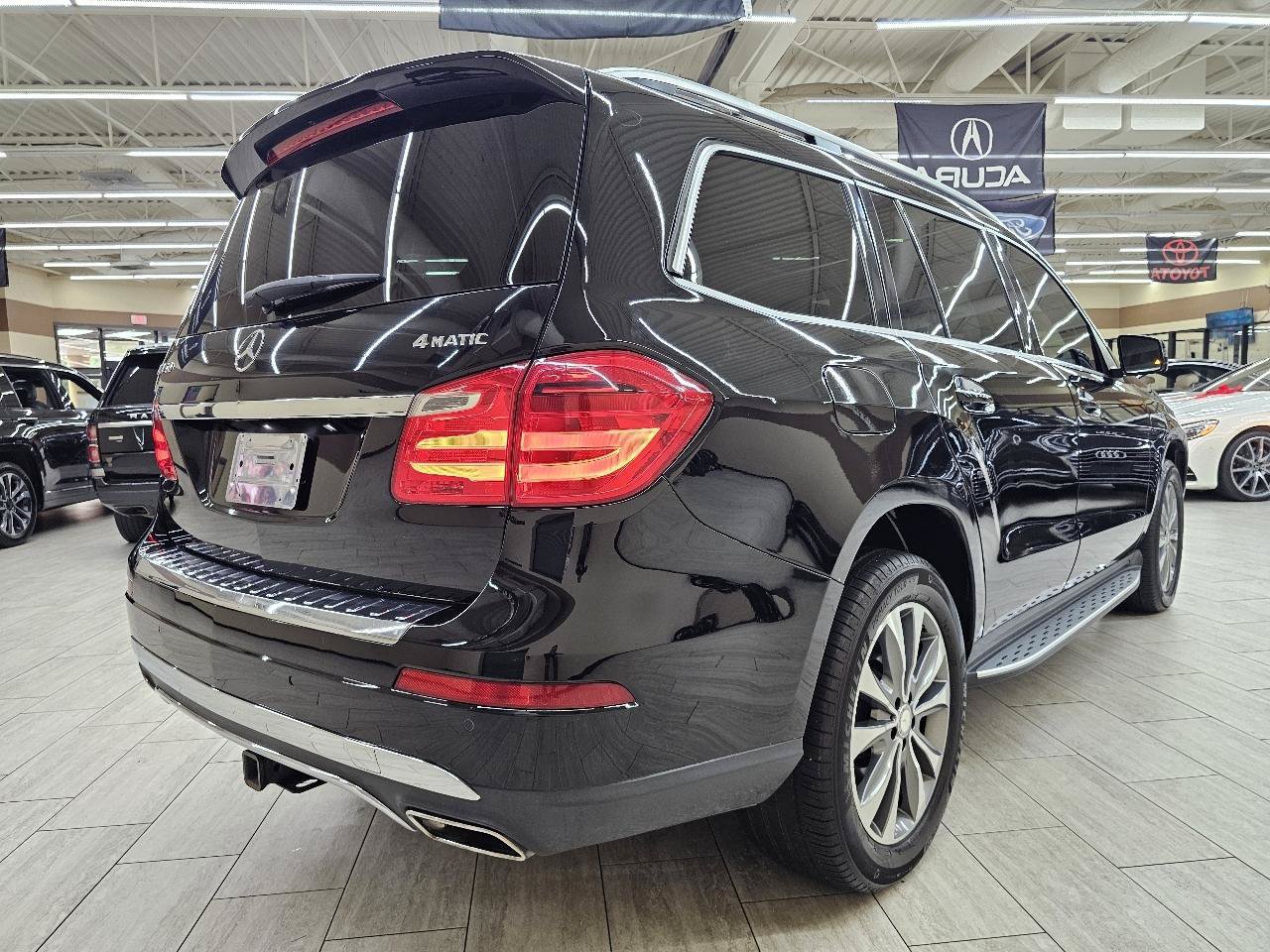 Used 2015 Mercedes-Benz GL 450 4MATIC w/ Appearance Package image 7