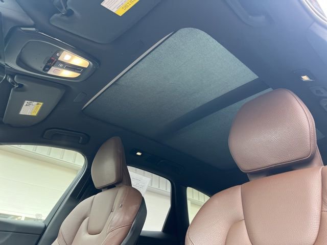 Certified 2023 Volvo XC60 T8 Plus image 28