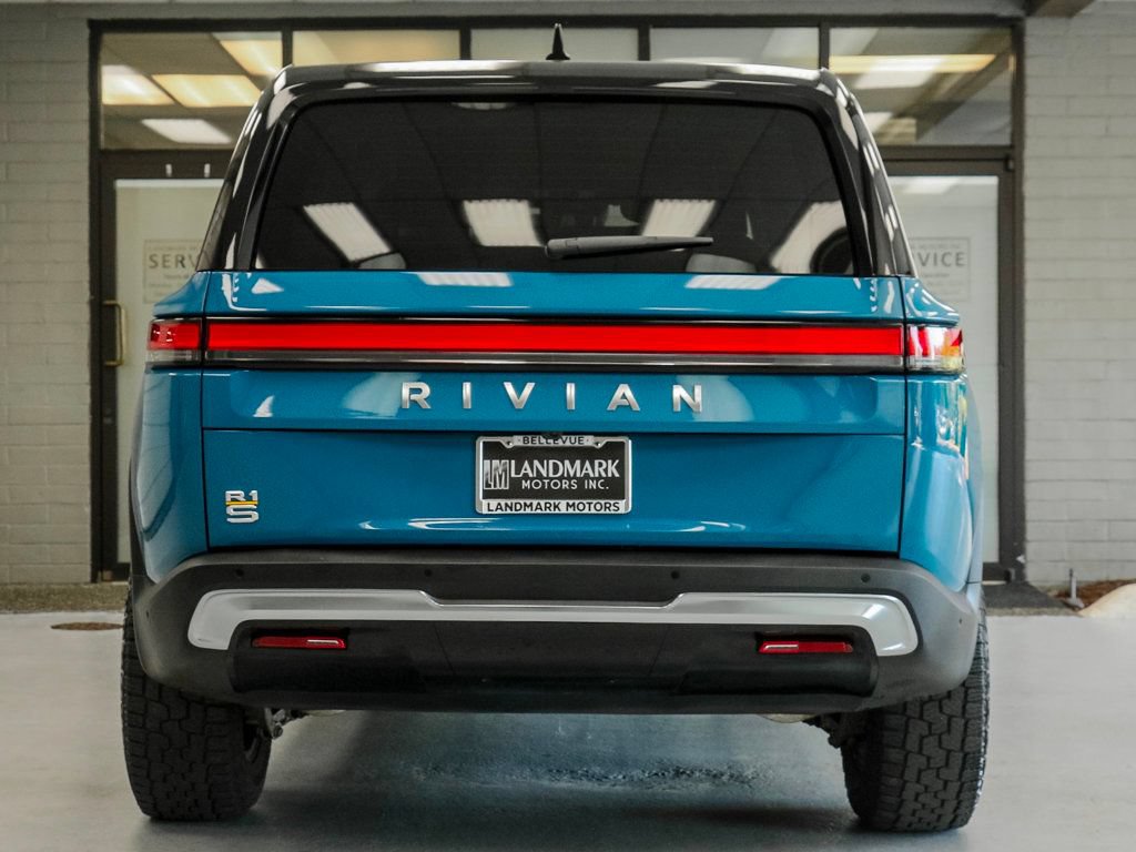 Used 2023 Rivian R1S Adventure AWD/4WD image 28