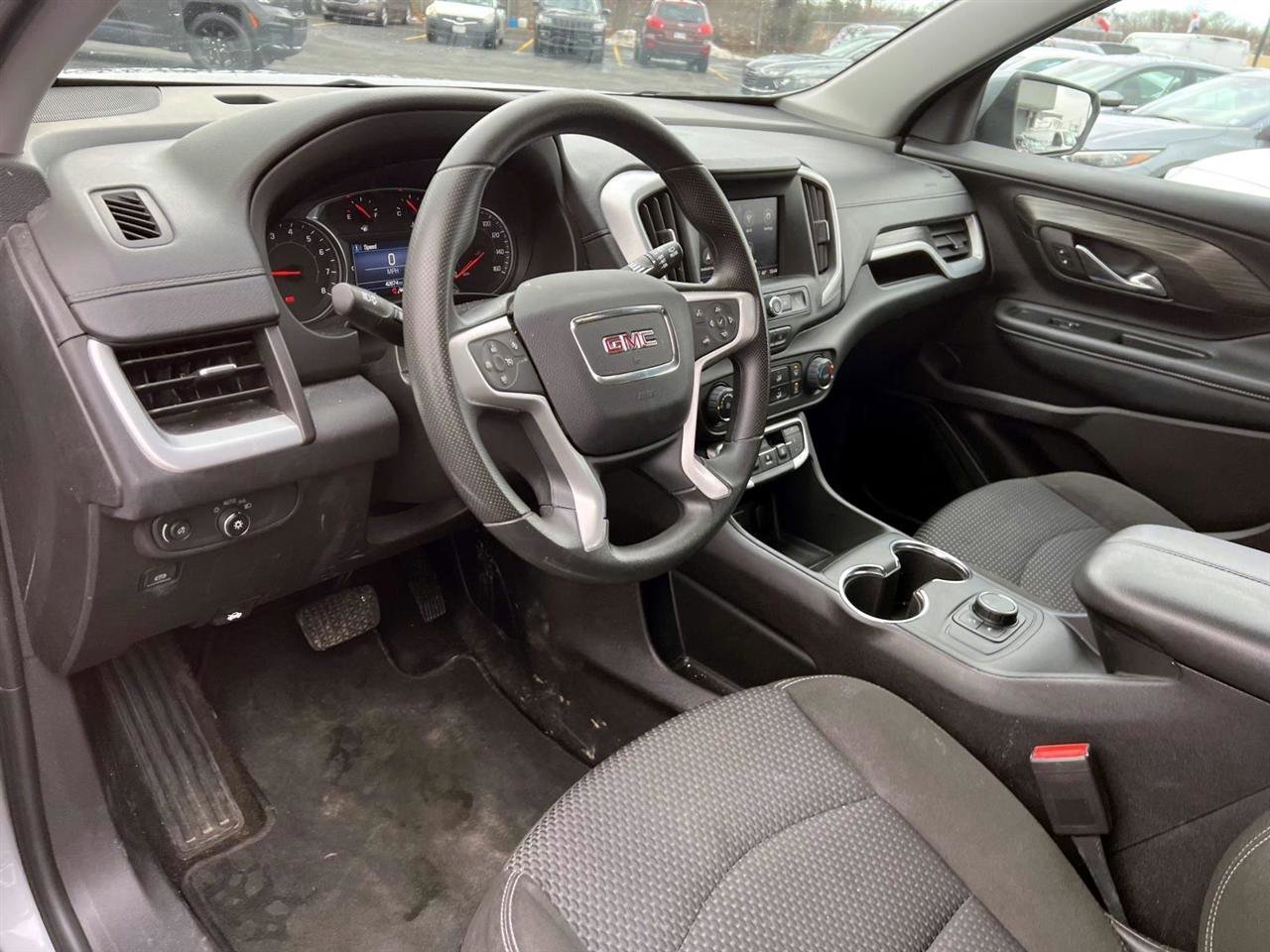 Used 2024 GMC Terrain SLE FWD image 10