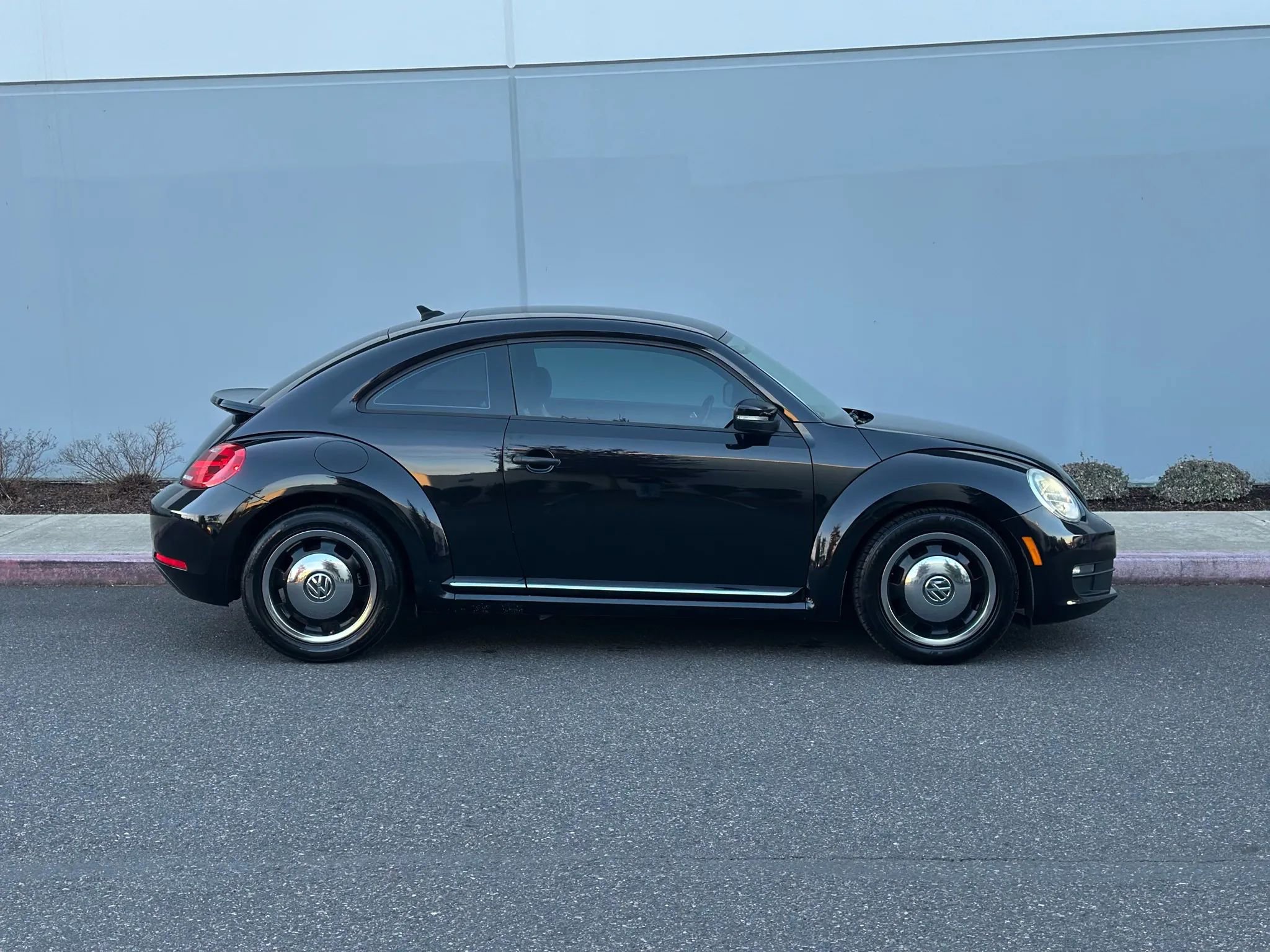 Used 2016 Volkswagen Beetle 1.8T Classic FWD image 7