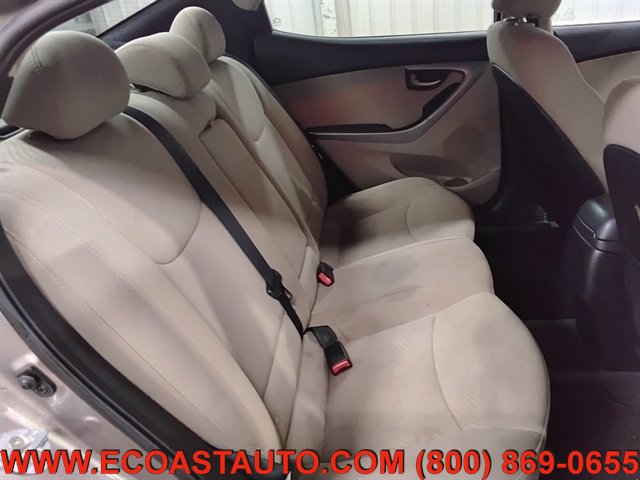 Used 2015 Hyundai Elantra SE w/ Option Group 02 FWD image 15