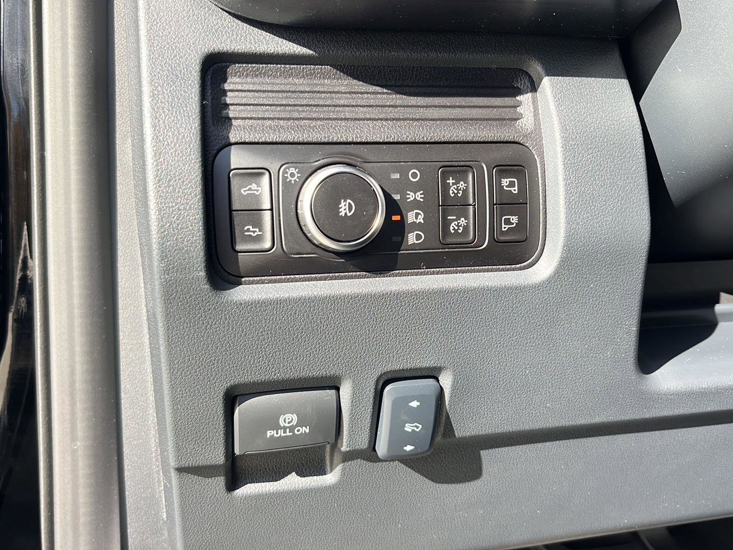 New 2026 Ford F250 Platinum image 14