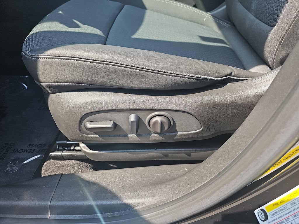 Certified 2023 Buick Encore GX Select w/ Sport Touring Package FWD image 35