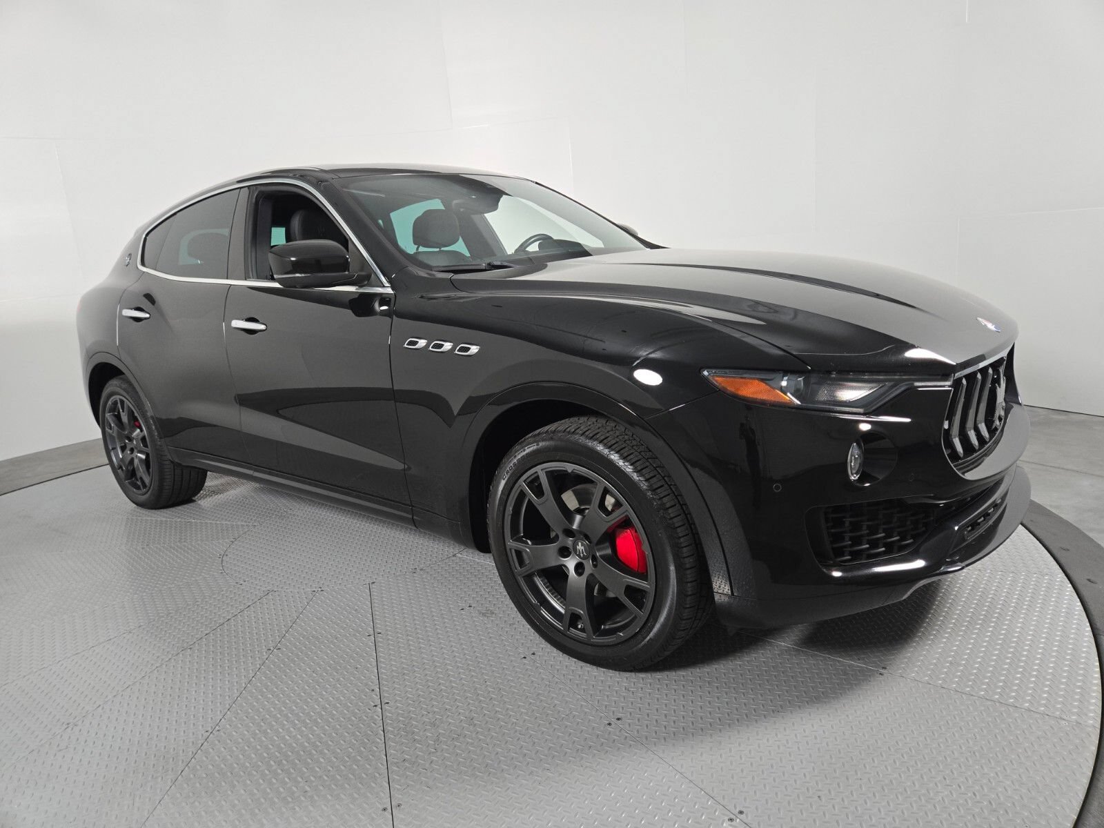 Used 2019 Maserati Levante AWD/4WD image 16
