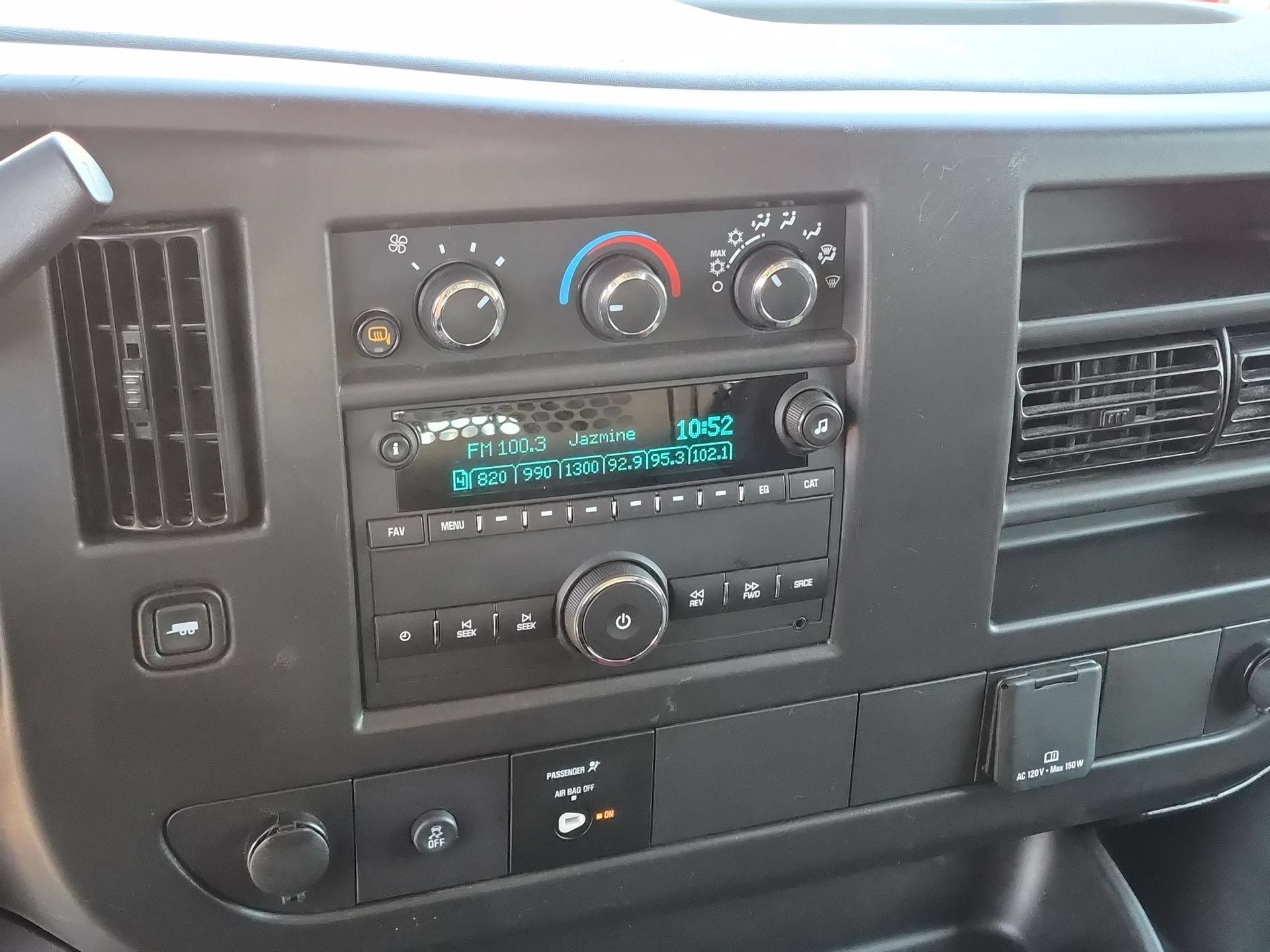 Used 2025 Chevrolet Express 2500 w/ Driver Convenience Package RWD image 13