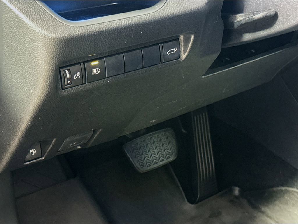 Used 2019 Toyota RAV4 XSE image 10