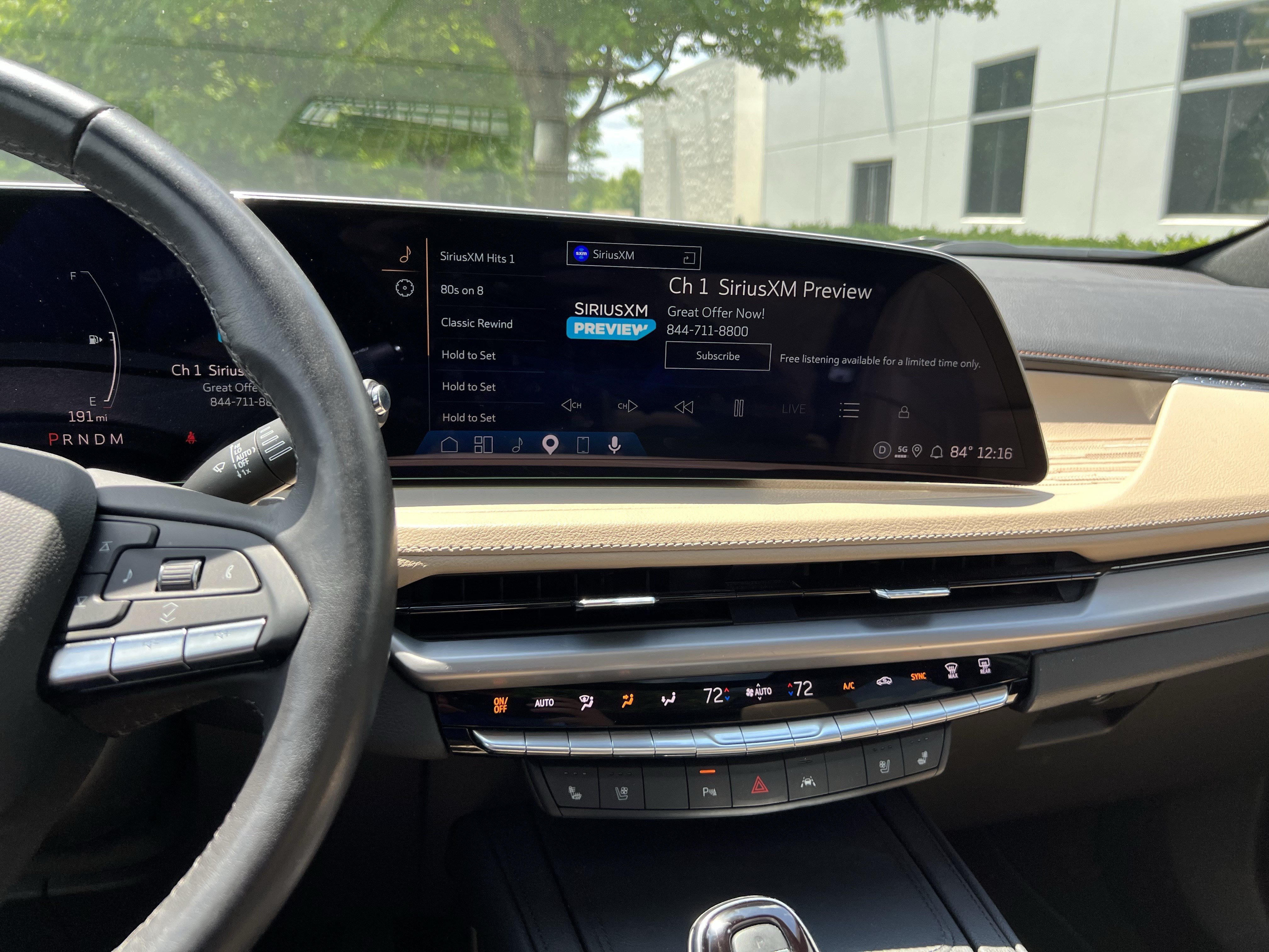 Used 2025 Cadillac XT4 Premium Luxury FWD image 31