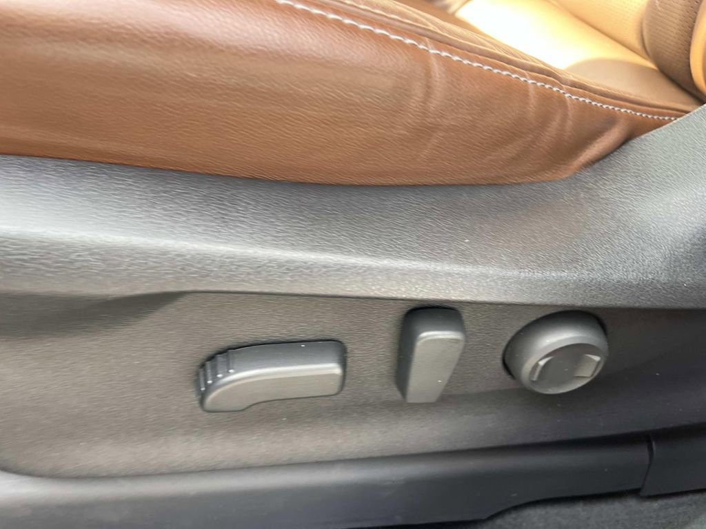 Used 2021 Subaru Ascent Touring w/ Popular Package #2 image 32