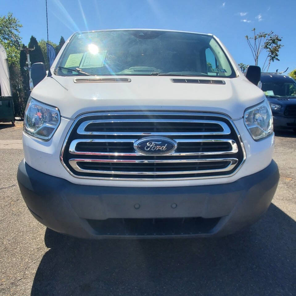 Used 2015 Ford Transit 150 XLT RWD image 9