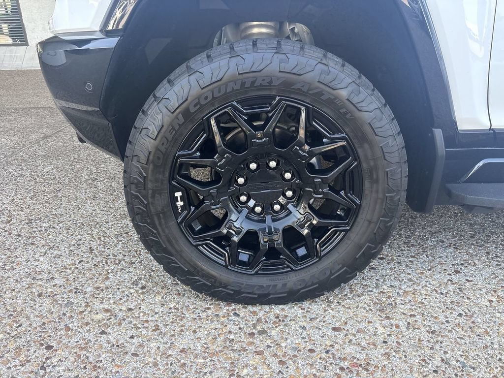 Certified 2025 GMC Hummer EV 2X AWD/4WD image 34