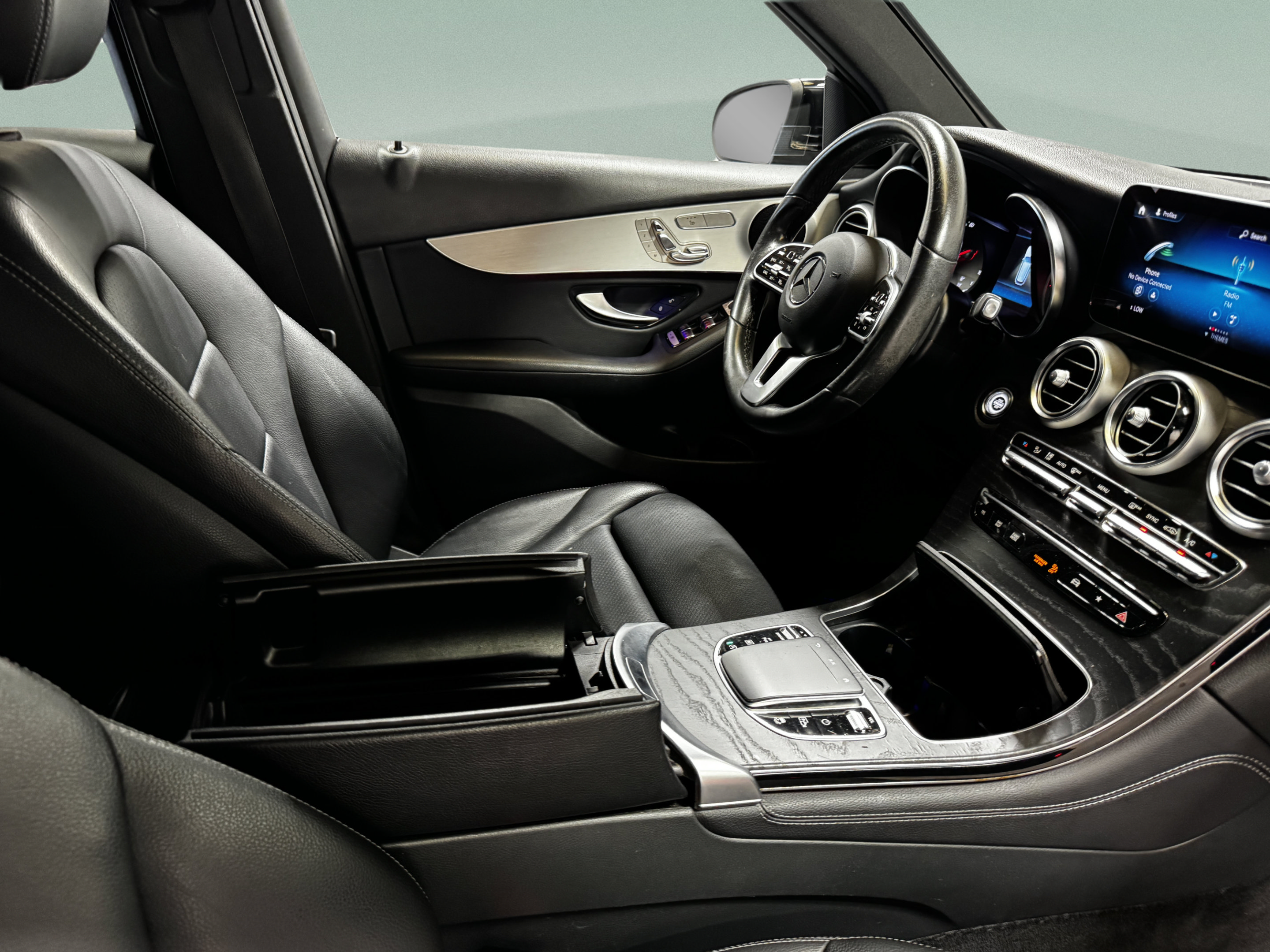 Used 2021 Mercedes-Benz GLC 300 image 28