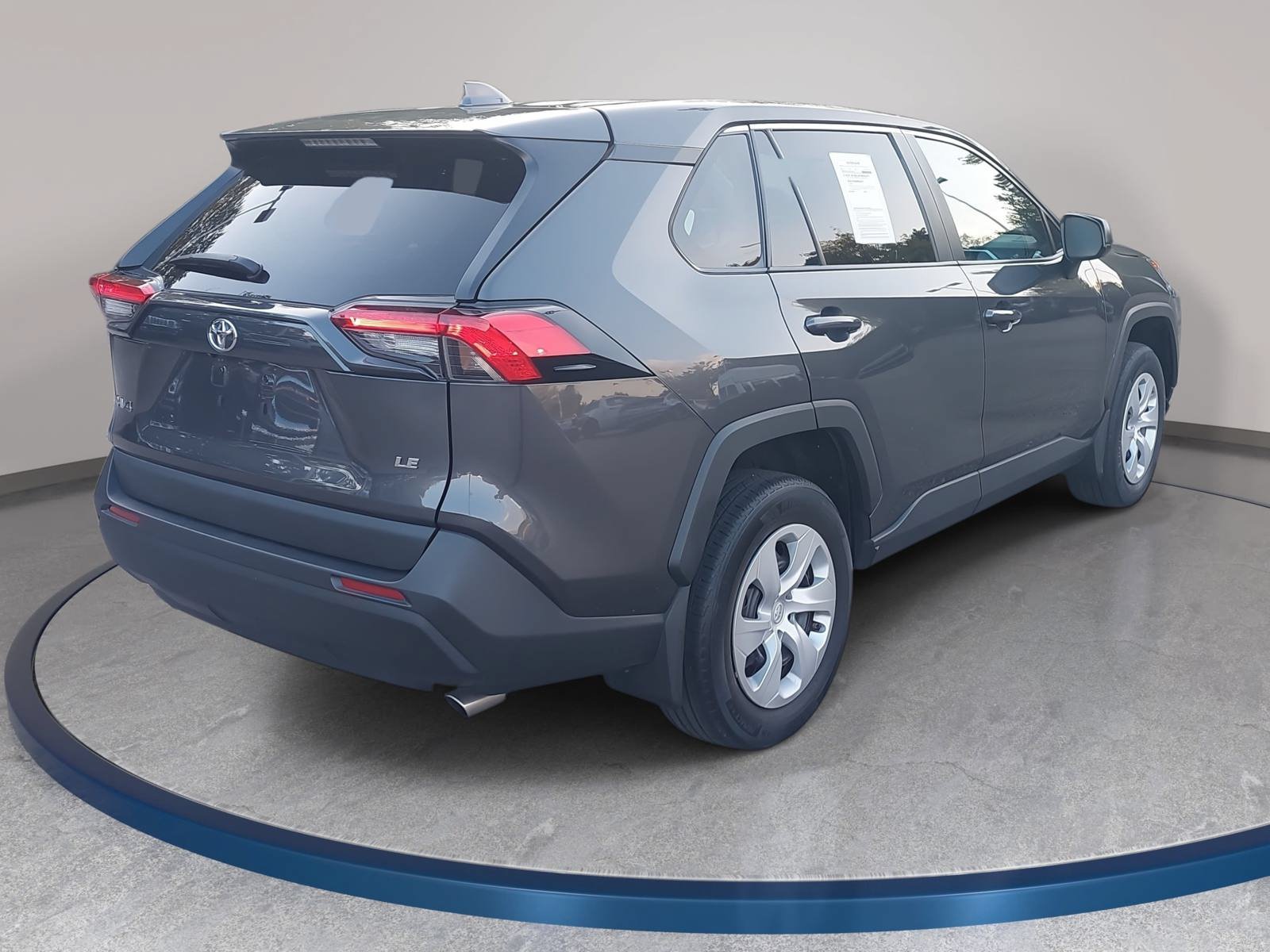 Used 2024 Toyota RAV4 LE FWD image 5