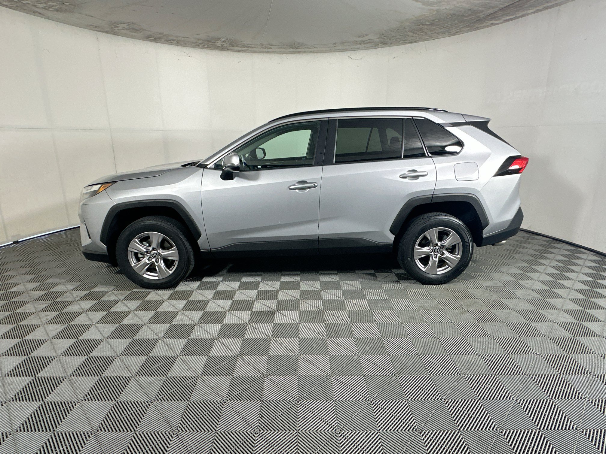 Used 2023 Toyota RAV4 XLE FWD image 6