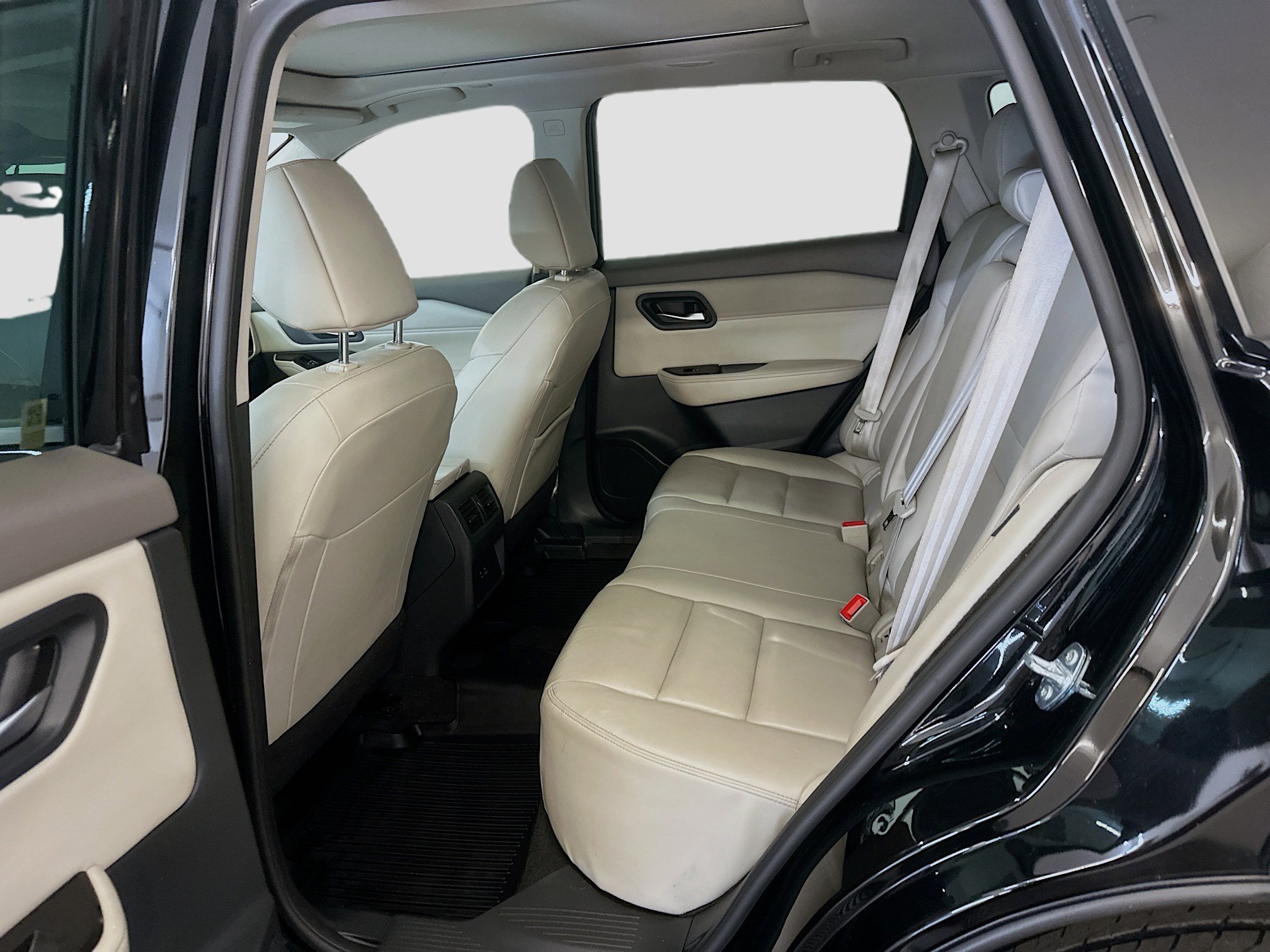 Used 2023 Nissan Rogue SL image 29